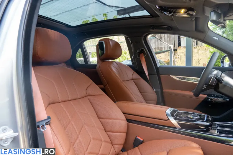 BMW 740d (Seria 7) din 2025 cu 14.500 km - oferta BMW207183 - foto 12