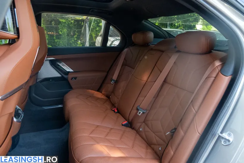 BMW 740d (Seria 7) din 2025 cu 14.500 km - oferta BMW207183 - foto 14