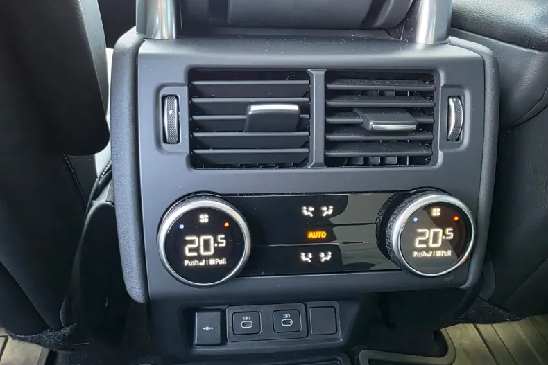 Land Rover Discovery din 2025 cu 13.000 km - oferta LAN207220 - foto 14