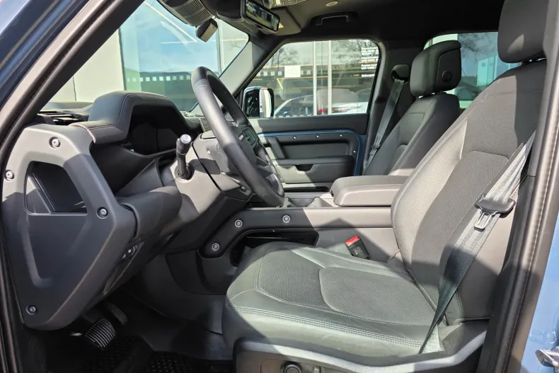 Land Rover Defender din 2025 cu 6.536 km - oferta LAN207221 - foto 7