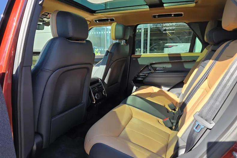 Land Rover Range Rover Sport din 2025 cu 3.500 km - oferta LAN207222 - foto 8