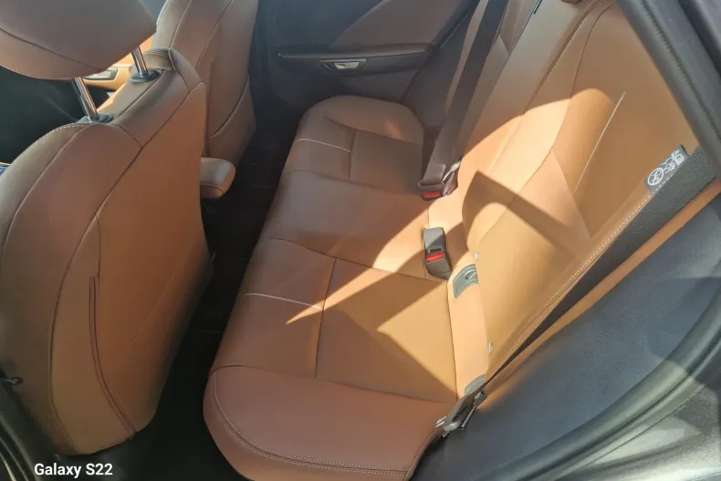 Lexus LBX din 2025 cu 2.414 km - oferta LEX207230 - foto 20