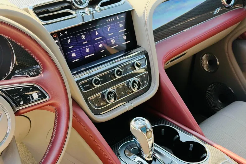 Bentley Bentayga din 2024 cu 7.300 km - oferta BEN207237 - foto 12