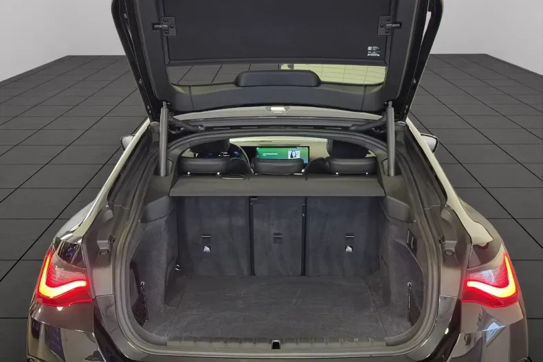 BMW i4 (Seria 4) din 2022 cu 56.600 km - oferta BMW207253 - foto 12