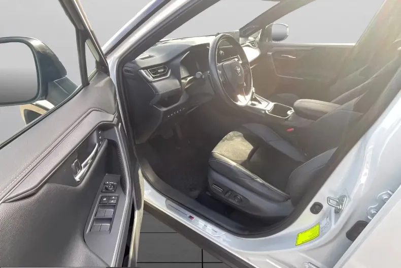 Toyota RAV4 din 2023 cu 40.112 km - oferta TOY207254 - foto 8