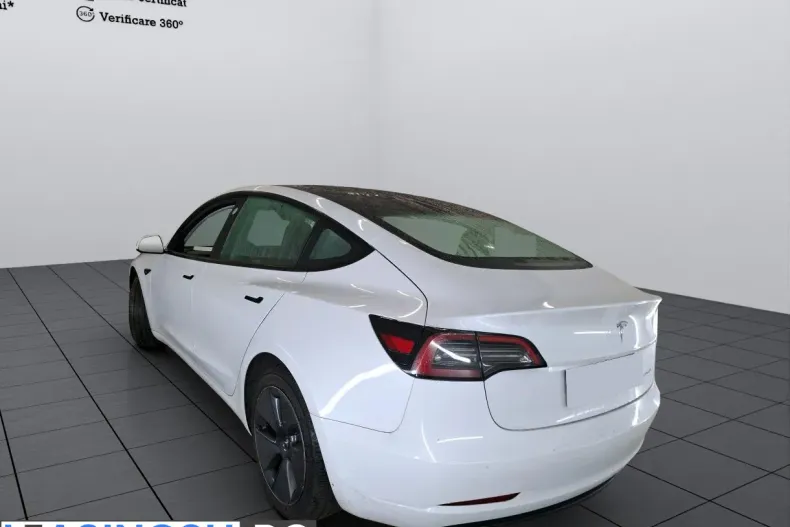 Tesla Model 3 din 2023 cu 67.652 km - oferta TES207255 - foto 4