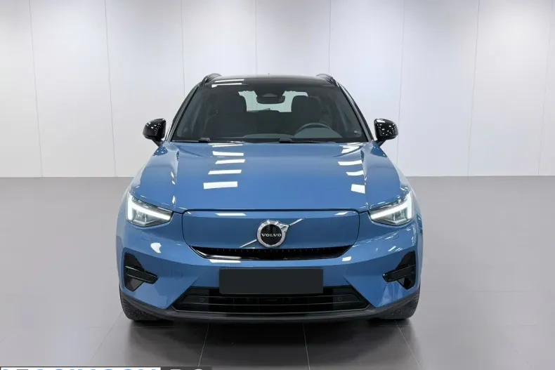 Volvo XC40 din 2022 cu 46.700 km - oferta VOL207261 - foto 3