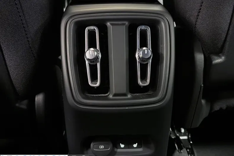 Volvo XC40 din 2022 cu 46.700 km - oferta VOL207261 - foto 20