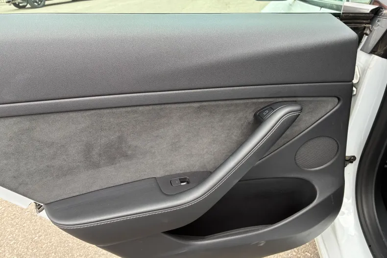 Tesla Model 3 din 2023 cu 57.475 km - oferta TES207270 - foto 30