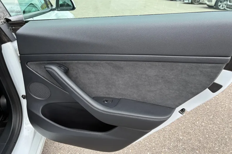 Tesla Model 3 din 2023 cu 57.475 km - oferta TES207270 - foto 32