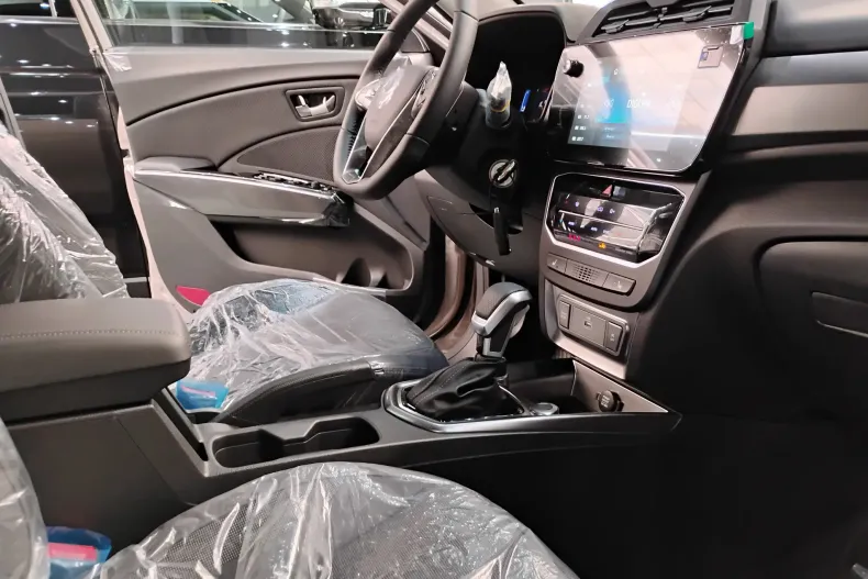 Ssangyong Tivoli din 2024 cu 2 km - oferta SSA207290 - foto 20