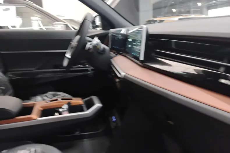 KGM Torres EVX din 2025 cu 2 km - oferta KGM207291 - foto 32