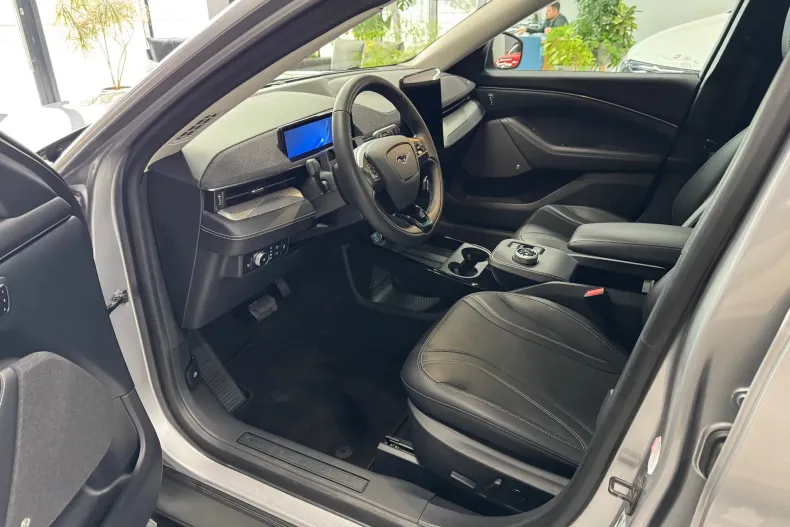 Ford Mustang Mach-E din 2022 cu 54.943 km - oferta FOR207324 - foto 5