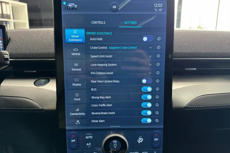 Ford Mustang Mach-E din 2022 cu 72.637 km - oferta FOR207326 - foto 8