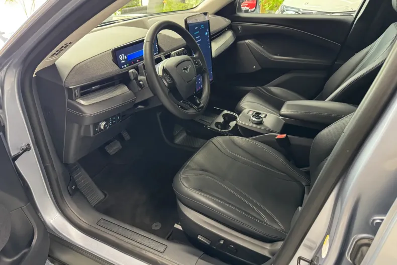 Ford Mustang Mach-E din 2022 cu 72.637 km - oferta FOR207326 - foto 9