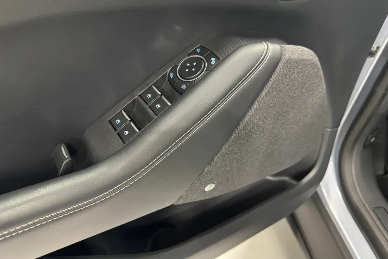 Ford Mustang Mach-E din 2022 cu 72.637 km - oferta FOR207326 - foto 10