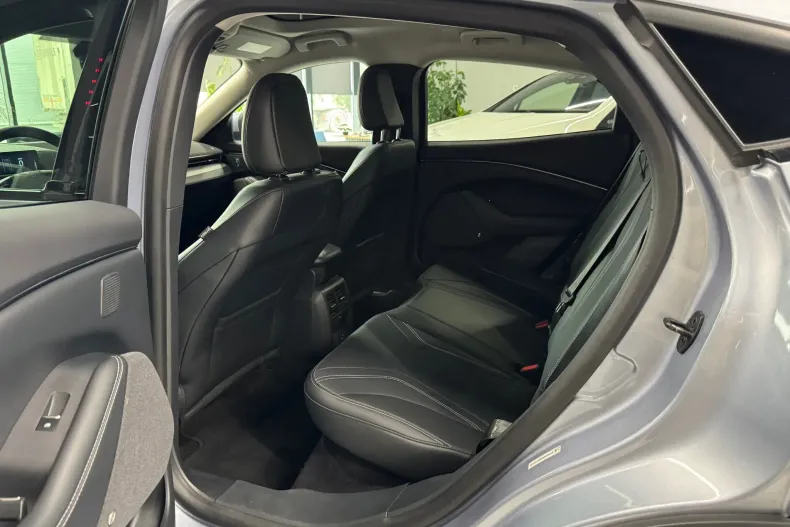 Ford Mustang Mach-E din 2022 cu 72.637 km - oferta FOR207326 - foto 11