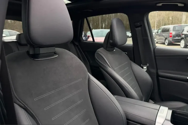 Mercedes-Benz GLC 300 (Clasa GLC) din 2023 cu 37.278 km - oferta MER207336 - foto 11