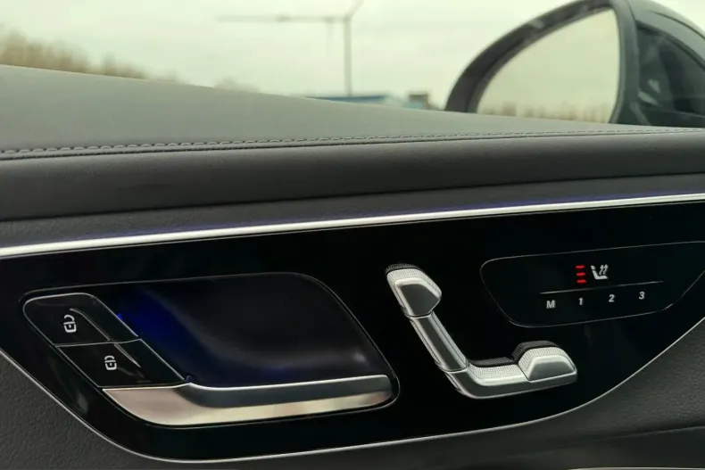 Mercedes-Benz GLC 300 (Clasa GLC) din 2023 cu 37.278 km - oferta MER207336 - foto 29