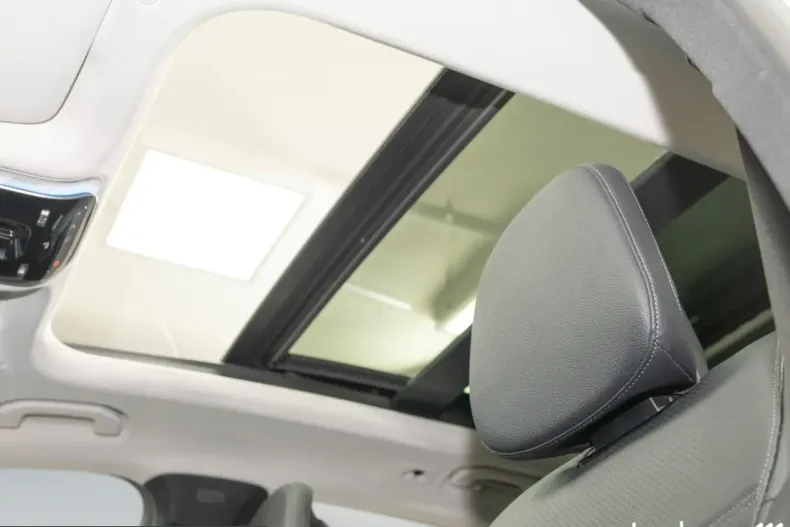 Mercedes-Benz GLC 300 (Clasa GLC) din 2023 cu 40.000 km - oferta MER207339 - foto 13