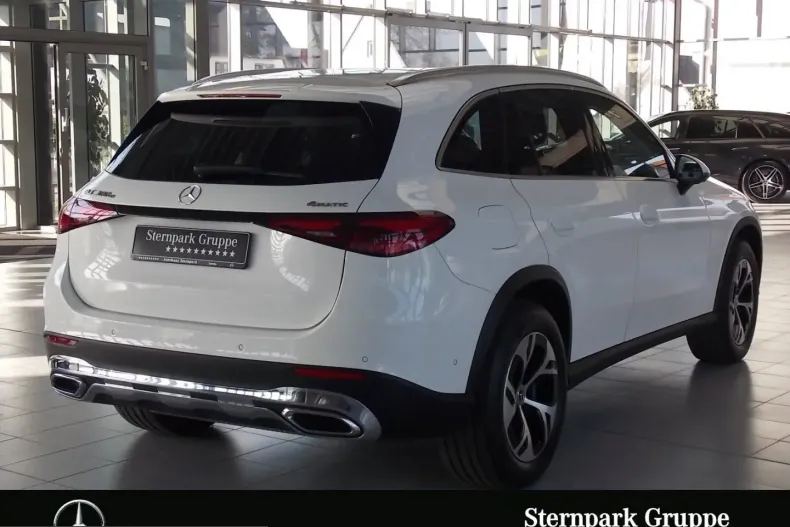 Mercedes-Benz GLC 300 (Clasa GLC) din 2023 cu 42.350 km - oferta MER207340 - foto 3