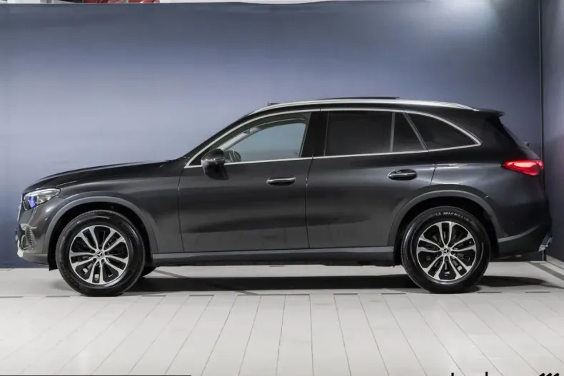 Mercedes-Benz GLC 200 (Clasa GLC) din 2024 cu 4.214 km - oferta MER207342 - foto 3