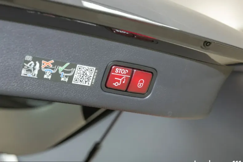 Mercedes-Benz GLC 200 (Clasa GLC) din 2024 cu 4.214 km - oferta MER207342 - foto 10