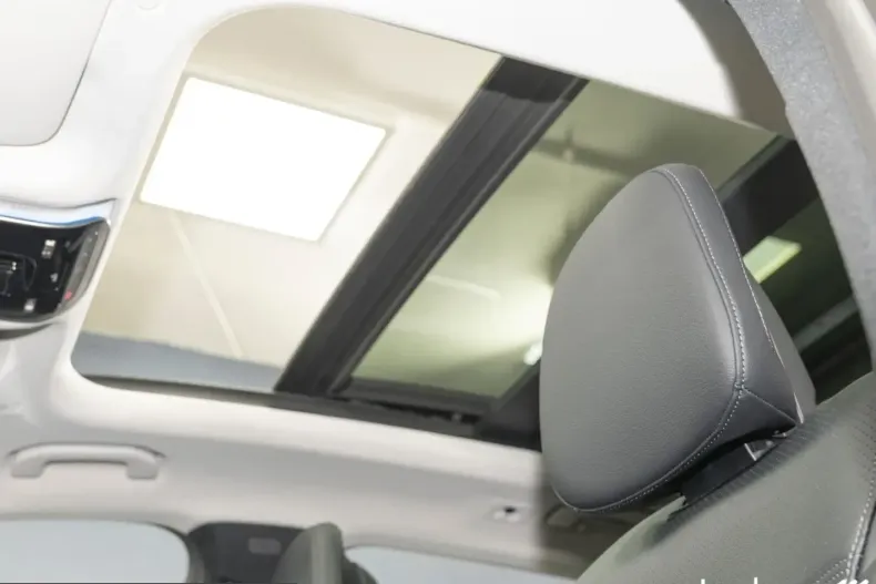 Mercedes-Benz GLC 200 (Clasa GLC) din 2024 cu 4.214 km - oferta MER207342 - foto 13