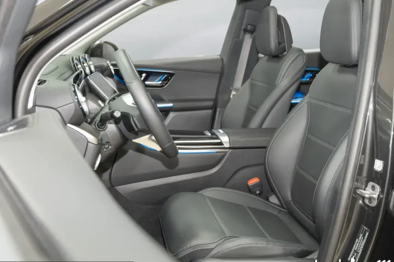 Mercedes-Benz GLC 200 (Clasa GLC) din 2024 cu 4.214 km - oferta MER207342 - foto 14