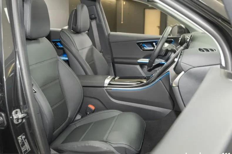 Mercedes-Benz GLC 200 (Clasa GLC) din 2024 cu 4.214 km - oferta MER207342 - foto 17