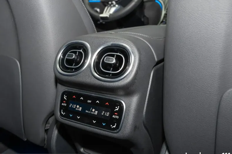 Mercedes-Benz GLC 200 (Clasa GLC) din 2024 cu 4.214 km - oferta MER207342 - foto 24