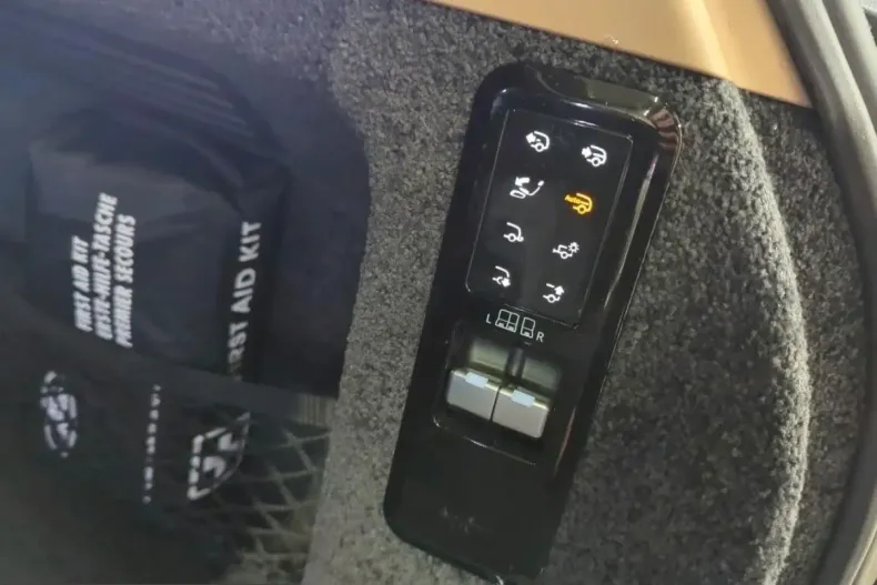 Land Rover Range Rover din 2022 cu 24.000 km - oferta LAN207352 - foto 9