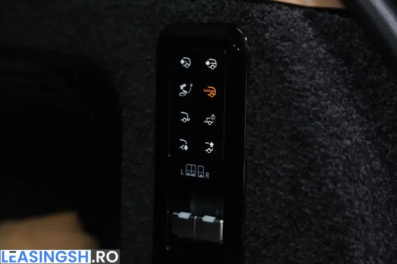 Land Rover Range Rover din 2024 cu 8.500 km - oferta LAN207353 - foto 33