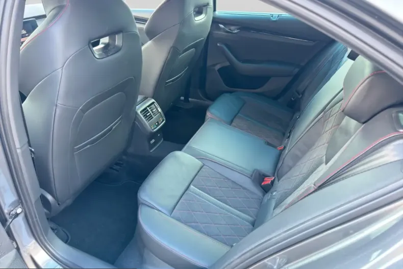 Skoda Octavia din 2022 cu 19.800 km - oferta SKO207358 - foto 13