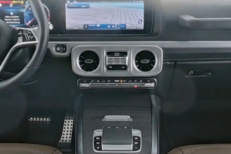 Mercedes-Benz G 450 (Clasa G) din 2025 cu 23.528 km - oferta MER207366 - foto 5