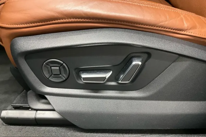 Audi Q8 din 2023 cu 74.110 km - oferta AUD207369 - foto 17