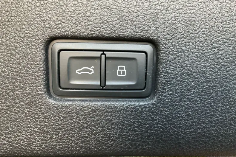 Audi Q8 din 2023 cu 74.110 km - oferta AUD207369 - foto 19