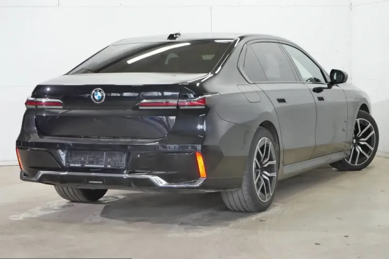 BMW 740 (Seria 7) din 2024 cu 32.308 km - oferta BMW207370 - foto 4