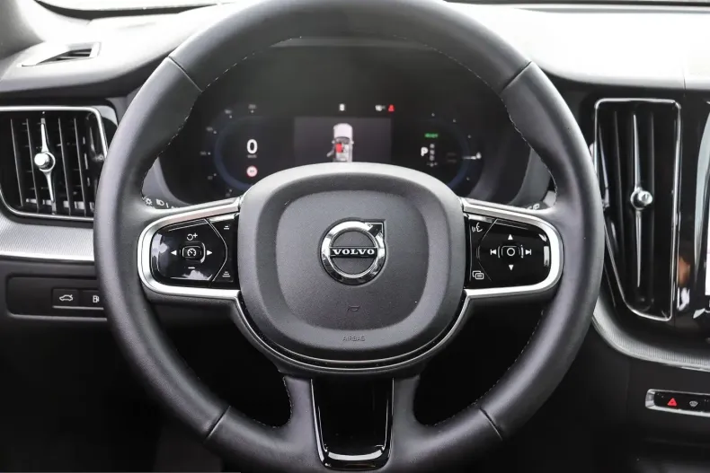 Volvo XC60 din 2024 cu 16.807 km - oferta VOL207372 - foto 6