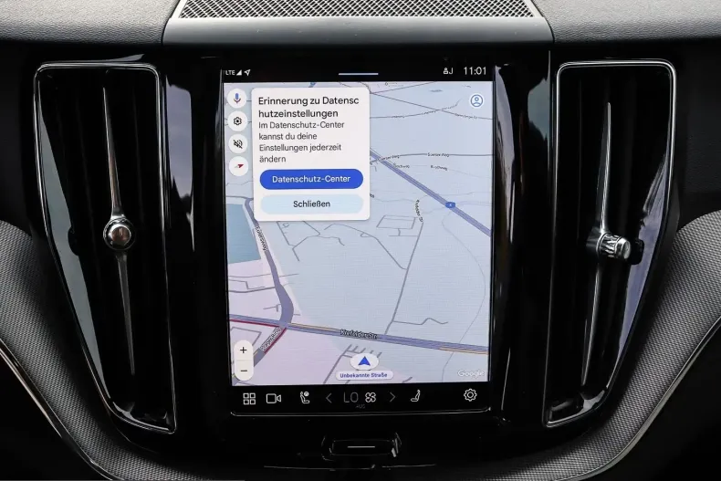 Volvo XC60 din 2024 cu 16.807 km - oferta VOL207372 - foto 8