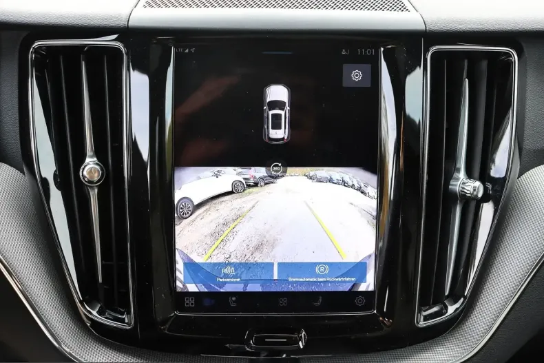 Volvo XC60 din 2024 cu 16.807 km - oferta VOL207372 - foto 9