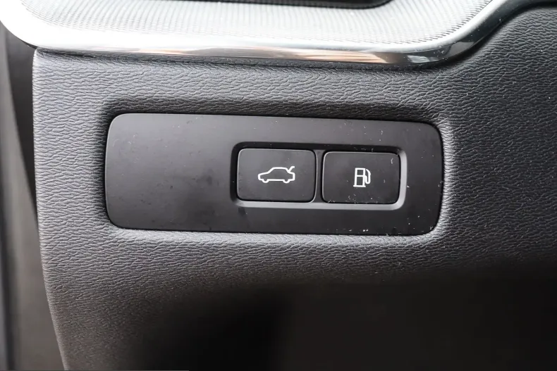 Volvo XC60 din 2024 cu 16.807 km - oferta VOL207372 - foto 11