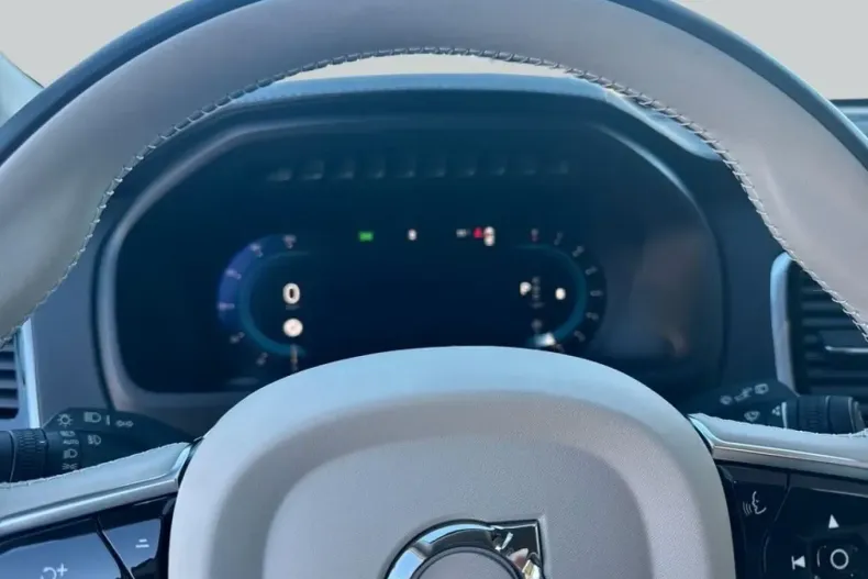 Volvo XC90 din 2024 cu 23.300 km - oferta VOL207375 - foto 13