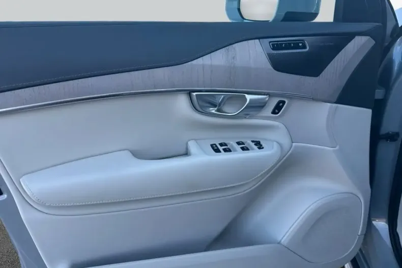 Volvo XC90 din 2024 cu 23.300 km - oferta VOL207375 - foto 15