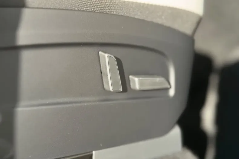 Tesla Model Y din 2026 cu 1.900 km - oferta TES207382 - foto 13