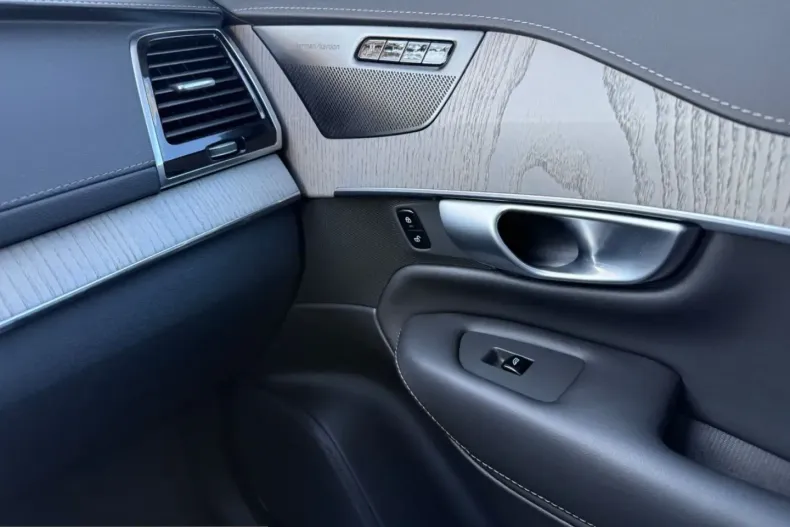 Volvo XC90 din 2024 cu 81.086 km - oferta VOL207386 - foto 31