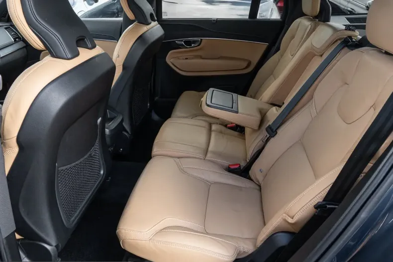 Volvo XC90 din 2024 cu 40.675 km - oferta VOL207388 - foto 16