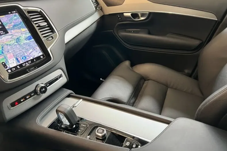 Volvo XC90 din 2024 cu 27.992 km - oferta VOL207389 - foto 25