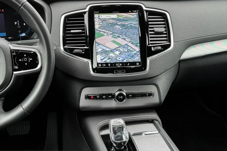 Volvo XC90 din 2024 cu 43.255 km - oferta VOL207392 - foto 8