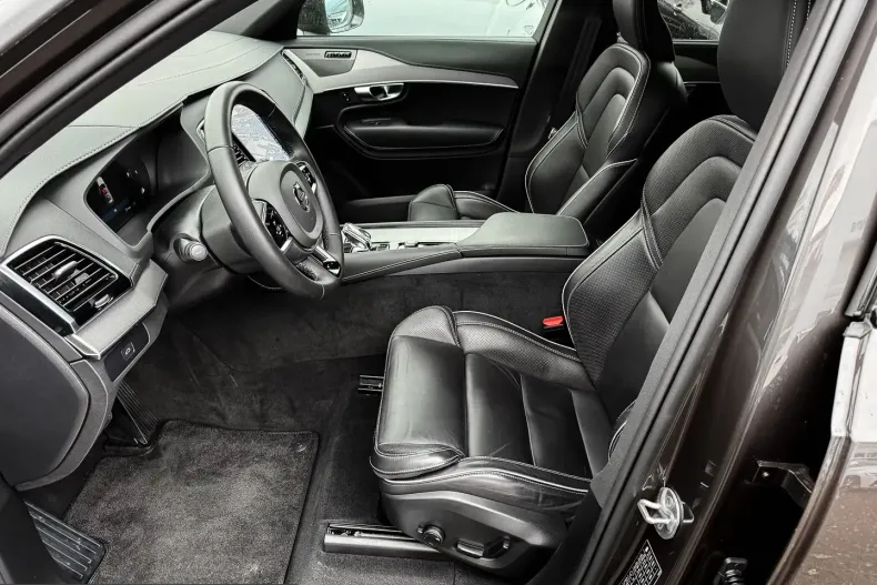 Volvo XC90 din 2024 cu 43.255 km - oferta VOL207392 - foto 12